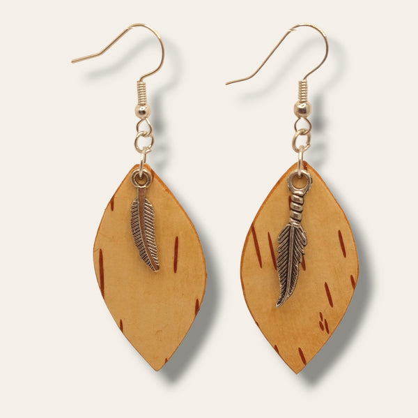 Nature&#39;s Elegance: Handcrafted Birch Bark Earrings